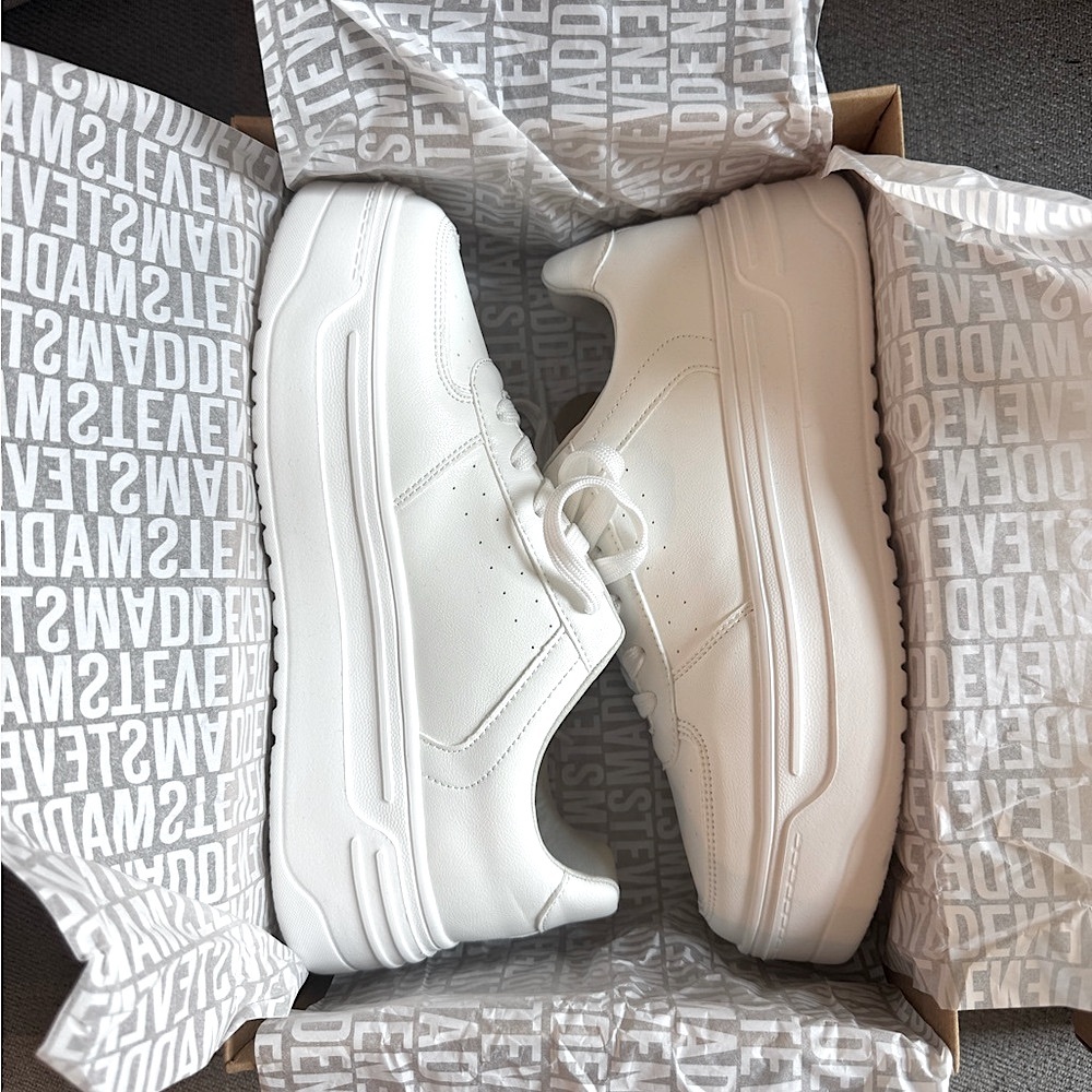 Steve Madden White Cruiser Sneakers - NEW